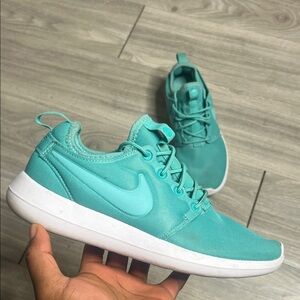 Nike Women's Teal Sneakers
